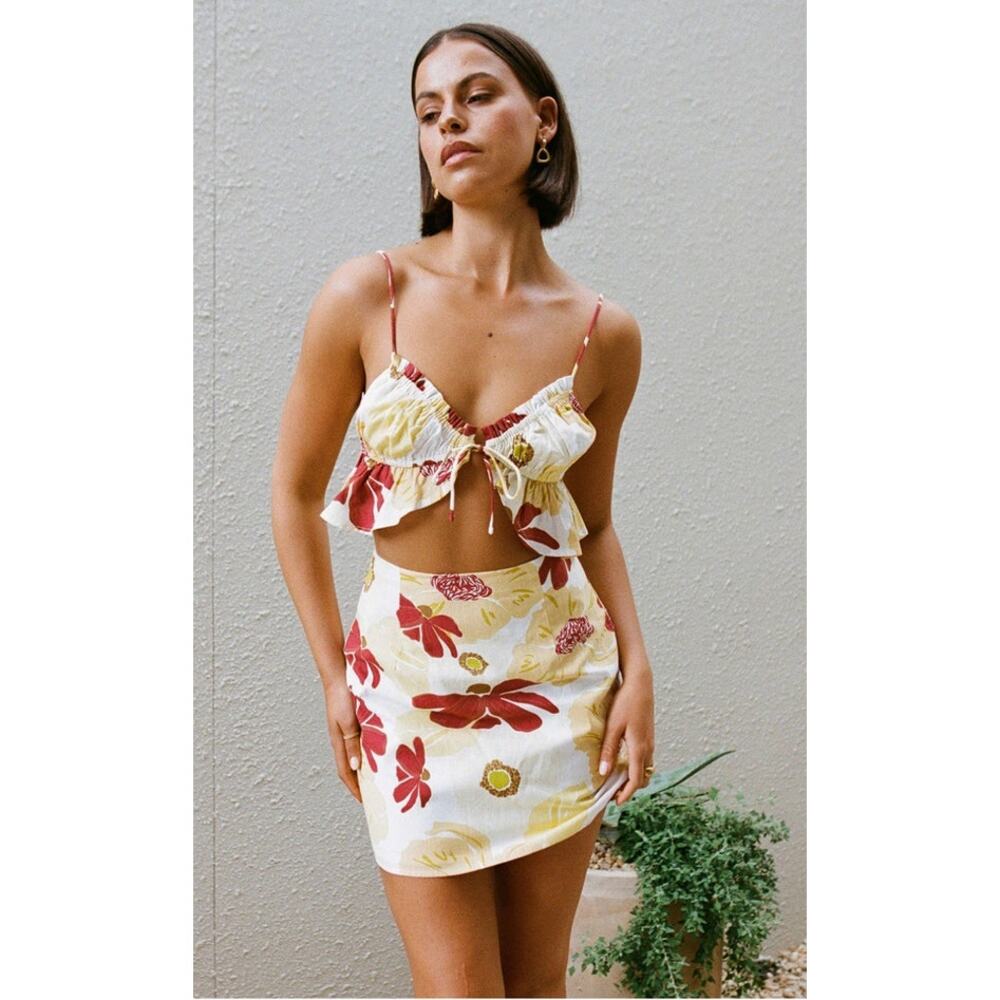 Floral Ruffle Tie-Front Crop Top - Yellow & Red